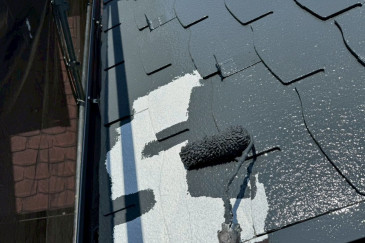 神奈川県横浜市緑区 S様邸 【関西ペイント】屋根塗装の中塗り工程 神奈川県横浜市緑区 S様邸 【関西ペイント】屋根塗装の中塗り工程