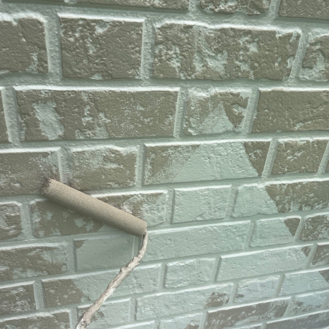 神奈川県横浜市西区 H様邸 ダブルトーン外壁塗装の凸部塗装工程