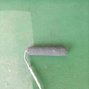 神奈川県小田原市 J様邸 ベランダ床塗装の下塗り工程