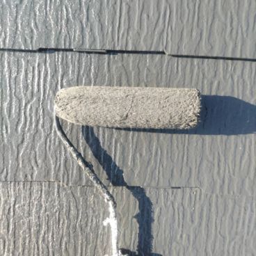 神奈川県横浜市中区 T様邸 屋根塗装の上塗り工程