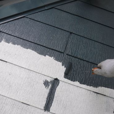 屋根塗装の下〜中塗り｜藤沢市 B様邸