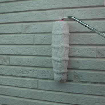 アクセント外壁塗装の下塗り｜藤沢市 B様邸