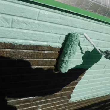 アクセント外壁塗装の中塗り｜藤沢市 B様邸